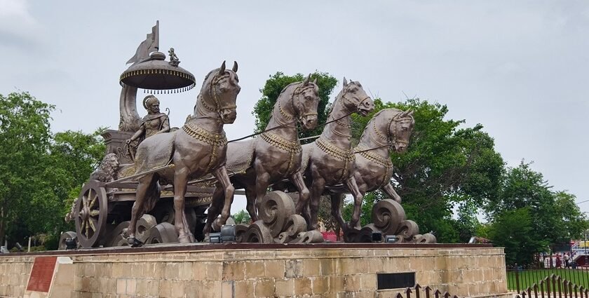 horse,chariot,statue,of,krishna,and,arjuna,during,mahabharata,war
